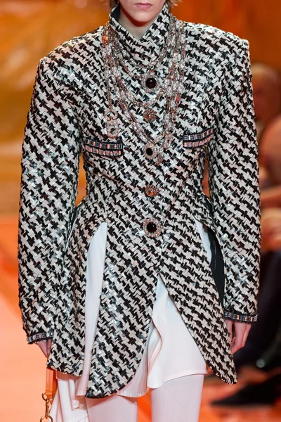 Look 115